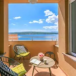 Apartment Lichtdurchflutetes Mit Meerblick, Privatem Balkon, Wifi, Privatparkplatz