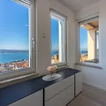 Apartment Lichtdurchflutetes Mit Meerblick, Privatem Balkon, Wifi, Privatparkplatz *