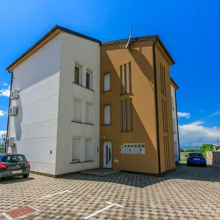 Apartment Lichtdurchflutetes Mit Meerblick, Privatem Balkon, Wifi, Privatparkplatz Crikvenica