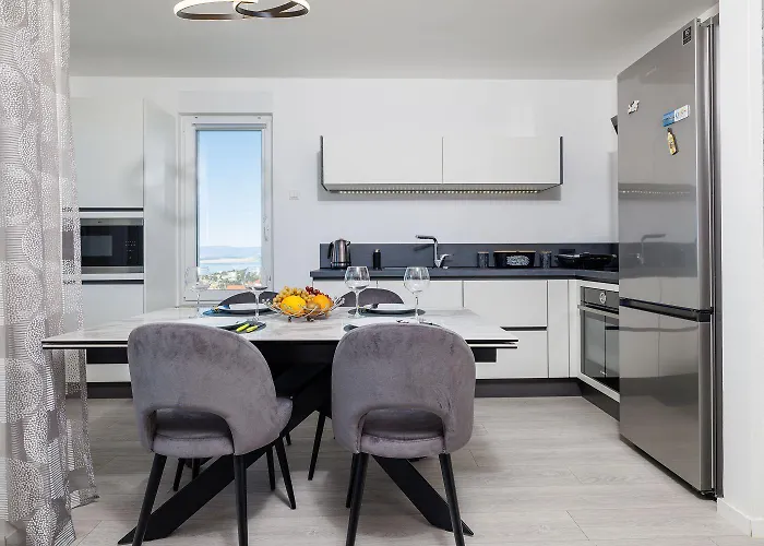 Lichtdurchflutetes Mit Meerblick, Privatem Balkon, Wifi, Privatparkplatz דירה