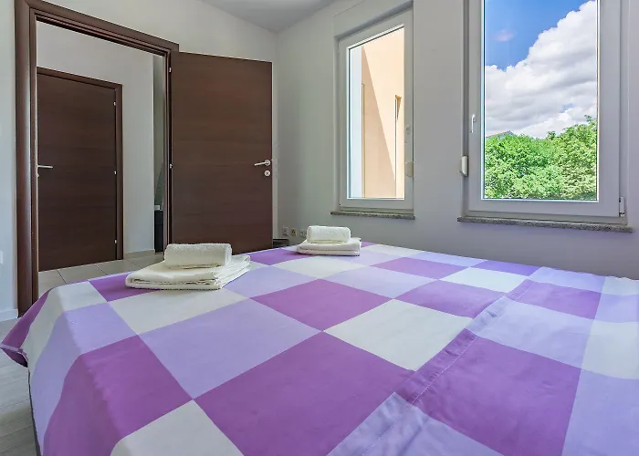 Lichtdurchflutetes Mit Meerblick, Privatem Balkon, Wifi, Privatparkplatz