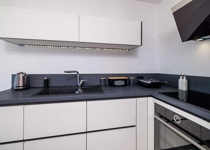 דירה Lichtdurchflutetes Mit Meerblick, Privatem Balkon, Wifi, Privatparkplatz *