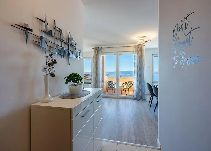 Lichtdurchflutetes Mit Meerblick, Privatem Balkon, Wifi, Privatparkplatz