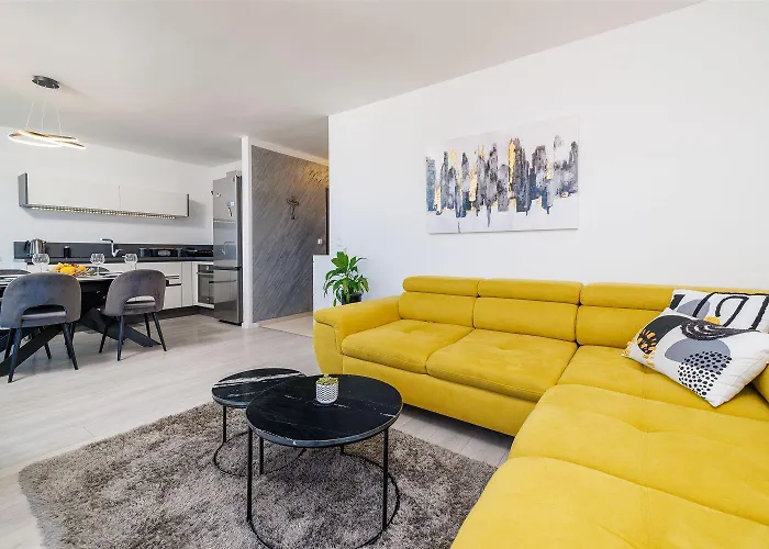 Lichtdurchflutetes Mit Meerblick, Privatem Balkon, Wifi, Privatparkplatz דירה *