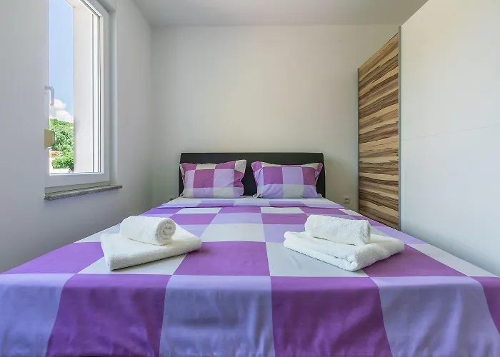 Lichtdurchflutetes Mit Meerblick, Privatem Balkon, Wifi, Privatparkplatz