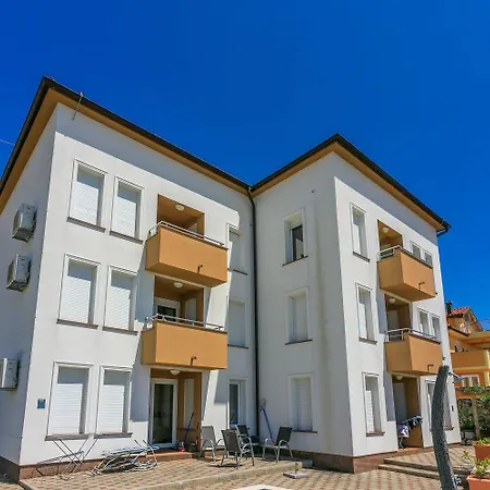 Apartment Lichtdurchflutetes Mit Meerblick, Privatem Balkon, Wifi, Privatparkplatz Crikvenica
