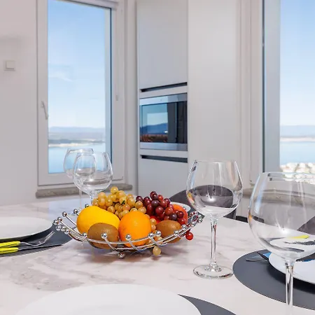 Lichtdurchflutetes Mit Meerblick, Privatem Balkon, Wifi, Privatparkplatz Apartment *