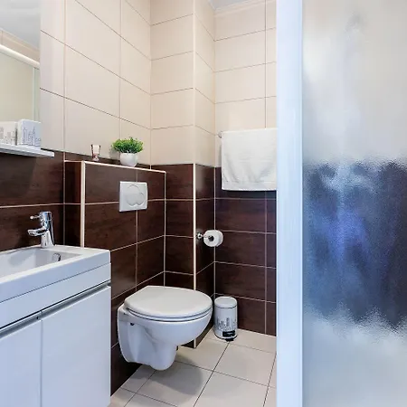 Apartment Lichtdurchflutetes Mit Meerblick, Privatem Balkon, Wifi, Privatparkplatz Crikvenica