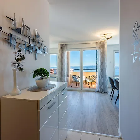 Lichtdurchflutetes Mit Meerblick, Privatem Balkon, Wifi, Privatparkplatz