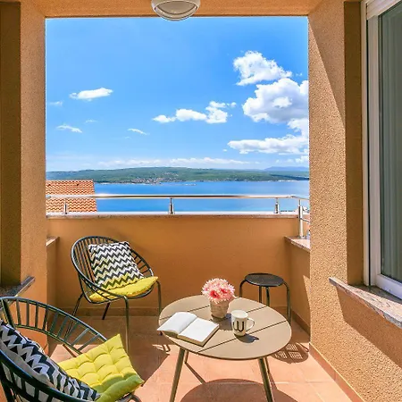 아파트 Lichtdurchflutetes Mit Meerblick, Privatem Balkon, Wifi, Privatparkplatz