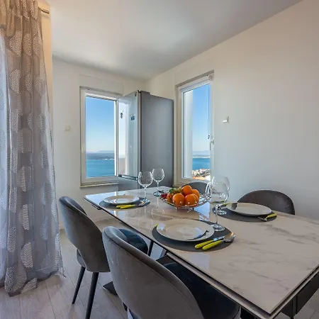 Lichtdurchflutetes Mit Meerblick, Privatem Balkon, Wifi, Privatparkplatz