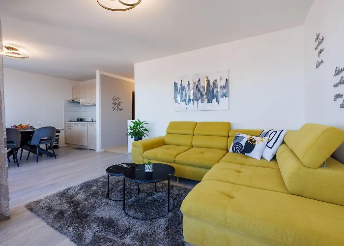 Lejlighed Lichtdurchflutetes Mit Meerblick, Privatem Balkon, Wifi, Privatparkplatz *