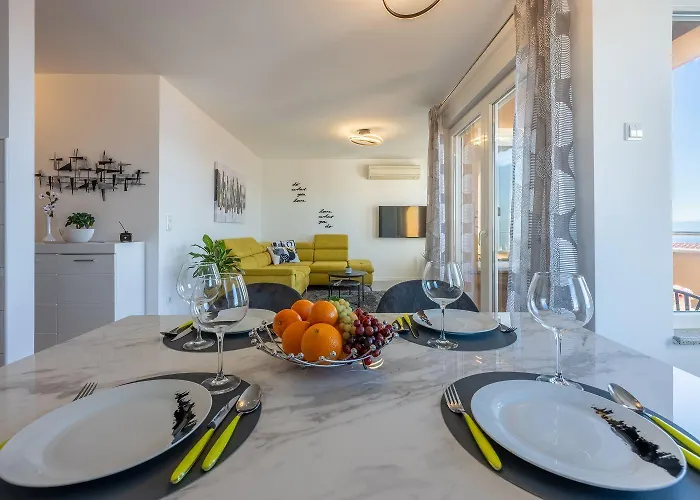 Lichtdurchflutetes Mit Meerblick, Privatem Balkon, Wifi, Privatparkplatz Lejlighed Crikvenica
